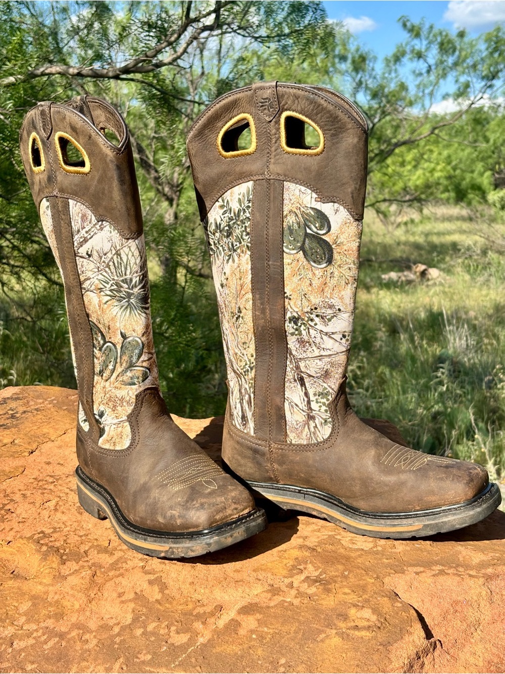 LaCrosse Snake 🐍 Protection and Waterproof Noted Snakebite in photo..